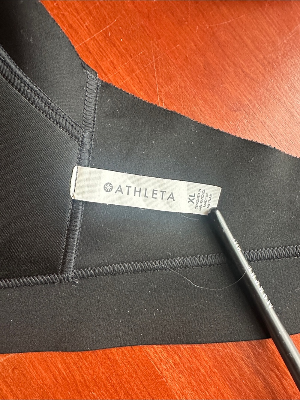Athleta Black Wireless sports bra - Picture 2 of 2